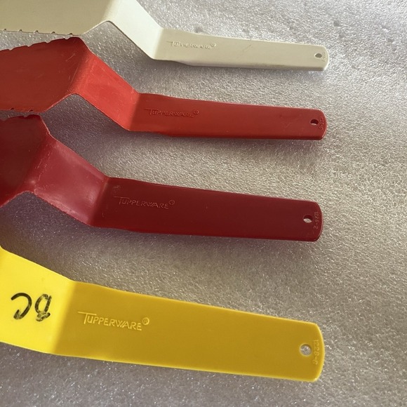 Vintage Tupperware Cut N Serve Pie Cake Servers Lot Of 4 - Picture 5 of 5